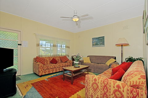 Beach And Lake Getaway - Brisbane 4u 1
