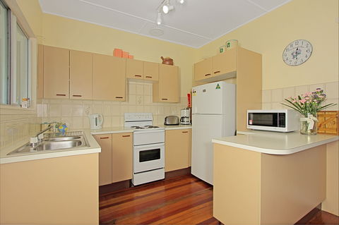 Beach And Lake Getaway - Brisbane 4u 2