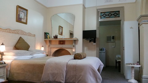 Boutique Motel Sefton House - Tourism Brisbane 1