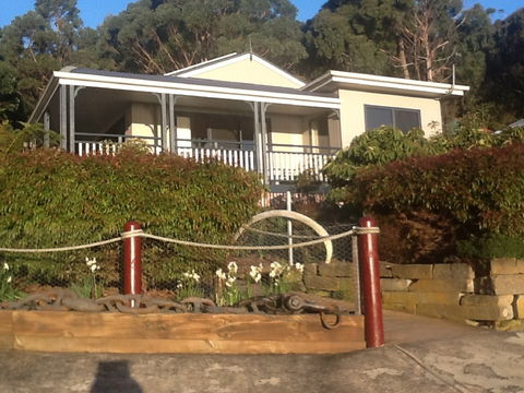 Bruny Island Retreat - Tourism Brisbane 0