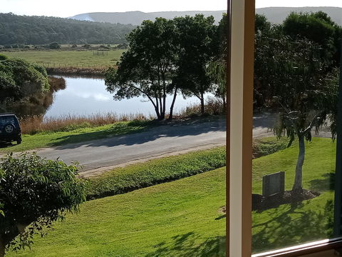 Butler's Bend Holiday Villa - Brisbane 4u 6