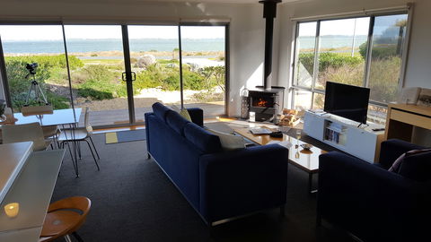 Coorong Waterfront Retreat - Tourism Brisbane 0