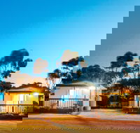 Cummins Caravan  Cabin Park - Tourism Brisbane