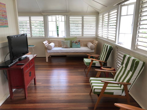Daggoombah Holiday House - Brisbane Tourism 1