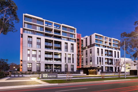 Deco Hotel Canberra - Tourism Brisbane 3