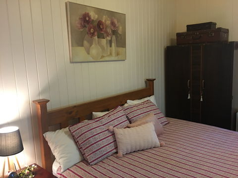 Dillons Cottage Stanthorpe - Brisbane Tourism 4