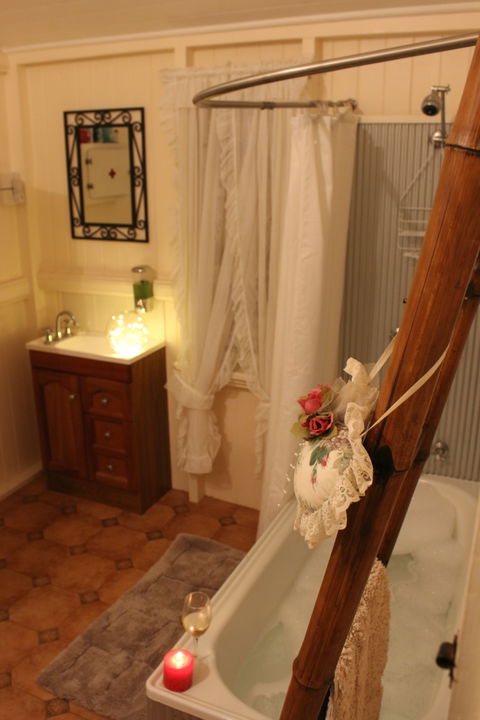 Dillons Cottage Stanthorpe - Brisbane Tourism 7