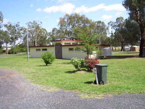 Dunedoo Caravan Park - Brisbane 4u 1