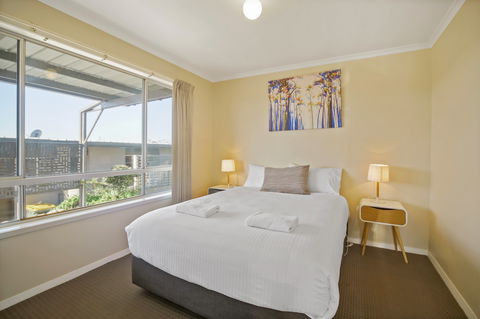 Eagle Heights Holiday Units - Scenic Unit - Brisbane Tourism 1