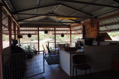 EARE Wallaby Beach Workers Camp - Brisbane Tourism 0