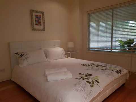 Ellie's Hide-Away At Malua Bay - Tourism Brisbane 5