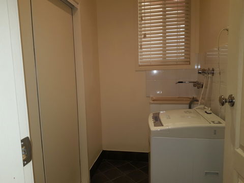 Ellie's Hide-Away At Malua Bay - Tourism Brisbane 9