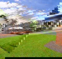 Hedgerow - Tourism Brisbane