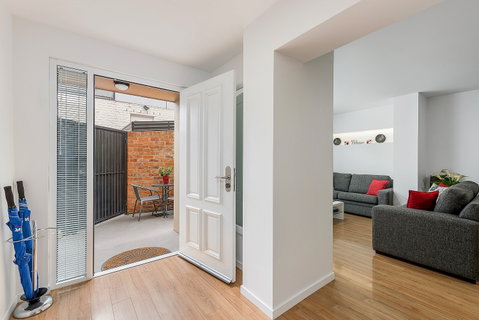Hobart Cityscape Apartment 2 Pascoe - Tourism Brisbane 1