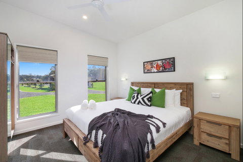 Ironbark Hill Villas - Tourism Brisbane 6