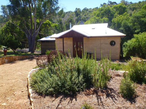 Jalbrook  Estate-  Cottages,Alpacas,Gallery & Function Centre - Brisbane 4u 0