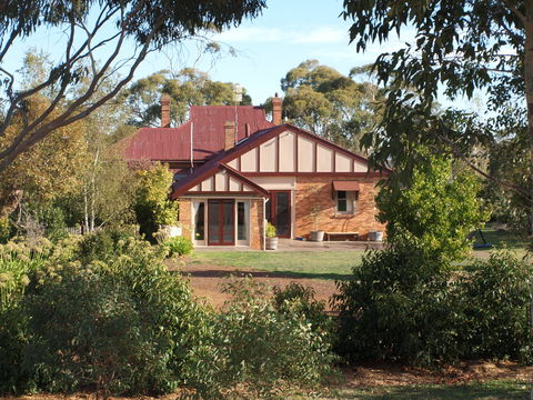 Pierrepoint Wines Bed & Breakfast - Brisbane Tourism 0