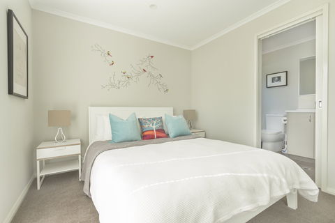 Serpentine Falls Tourist Village - Brisbane 4u 1