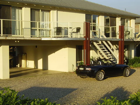 Southern Comfort Holiday Units - Brisbane 4u 2