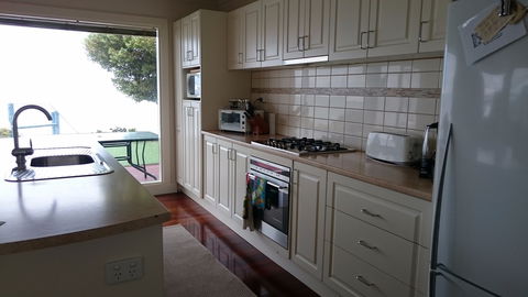 St Helens Beachfront - Brisbane 4u 2
