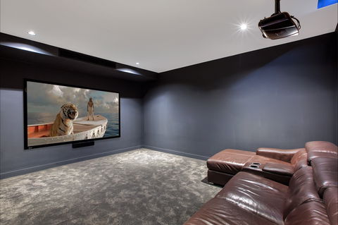 Stunning Luxury Home - Brisbane 4u 5