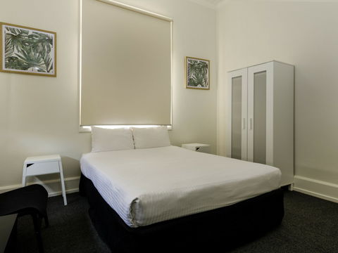 The Waterloo Bay Hotel - Brisbane 4u 4