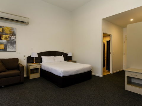 The Waterloo Bay Hotel - Brisbane 4u 6