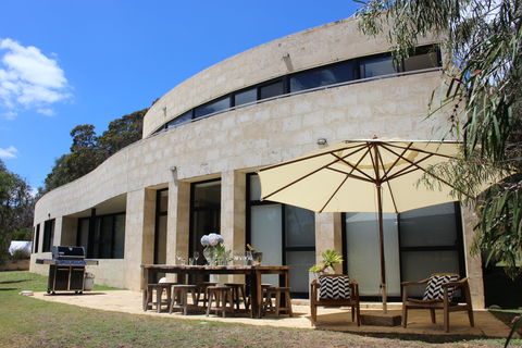 The Summer House - Brisbane 4u 1