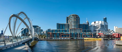 Waterfront Melbourne Apartments - Tourism Brisbane 0