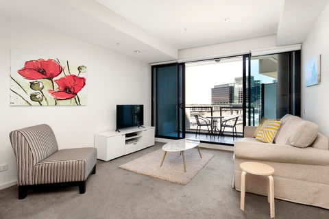 Waterfront Melbourne Apartments - Tourism Brisbane 1