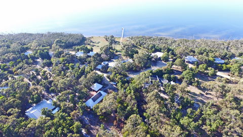 Waterfront Retreat At Wattle Point - Tourism Brisbane 0