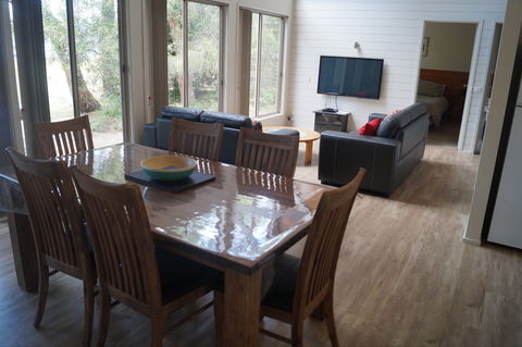 Waterfront Retreat At Wattle Point - Tourism Brisbane 7