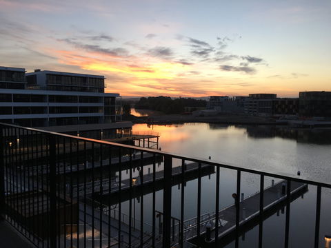Accommodate Canberra - Brisbane 4u 2