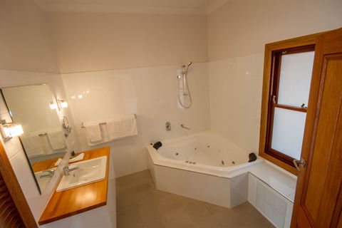 Adelaide Hills, Birdwood Motel - Brisbane 4u 1