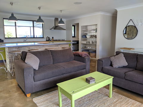 Aloha - Brisbane Tourism 0