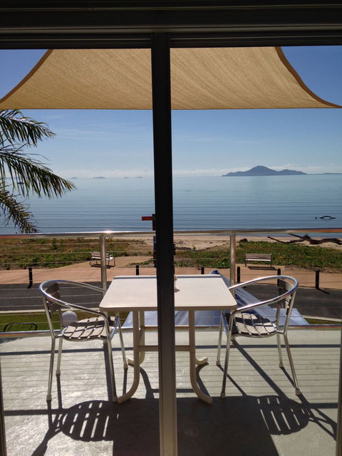 Cardwell Beachfront Motel - Brisbane 4u 0