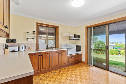 Century21 SouthCoast: Reef & Vines Port Noarlunga - Tourism Brisbane 2