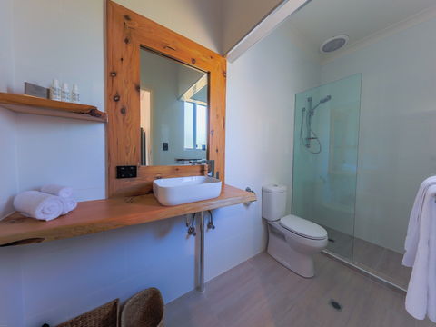 COAST Motel & Apartments - Tourism Brisbane 2