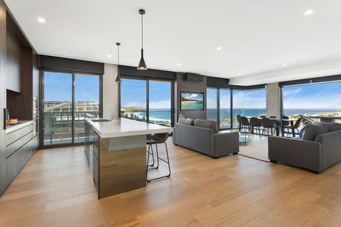 Cosmopolitan At SoHo - Brisbane Tourism 1