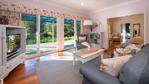Crystal Creek Meadows Luxury Cottages And Spa Retreat - Brisbane 4u 1
