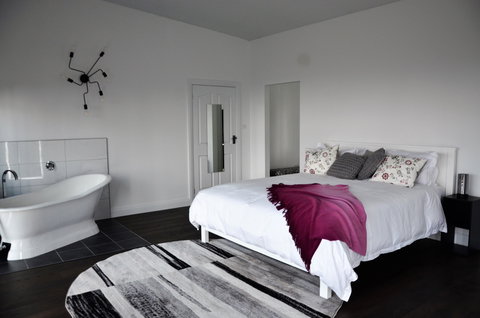 Hickory Moon - Tourism Brisbane 1