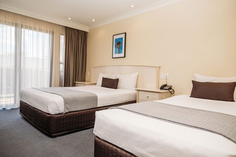 Kobbers Motor Inn - Tourism Brisbane 0