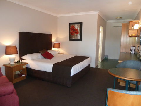 McNevins Logan Park Motel - Brisbane 4u 1