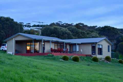 Penneshaw Lodge - Tourism Brisbane 0