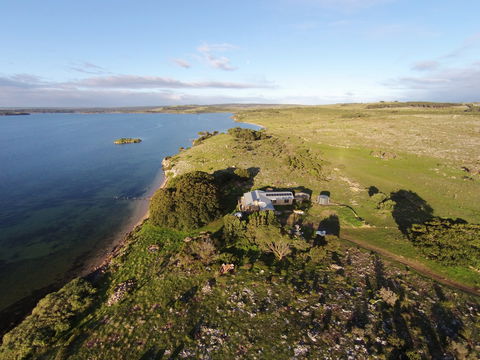 Ratcliff Cottage - Tourism Brisbane 0