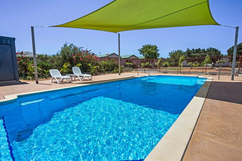 The Cove Holiday Village - Brisbane 4u 0