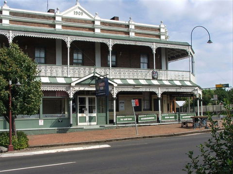 Thunderbolt Inn (aka The Bottom Pub!) - Brisbane 4u 0