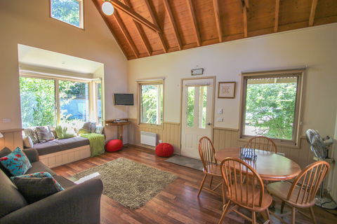 Alpine Arnica Cottages - Tourism Brisbane 0