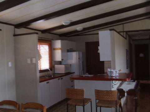 Annabilla Farm Stay - Brisbane 4u 1