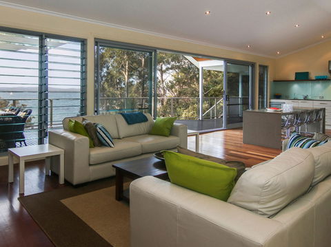 Becalmed On Sunshine Cove - Tourism Brisbane 1